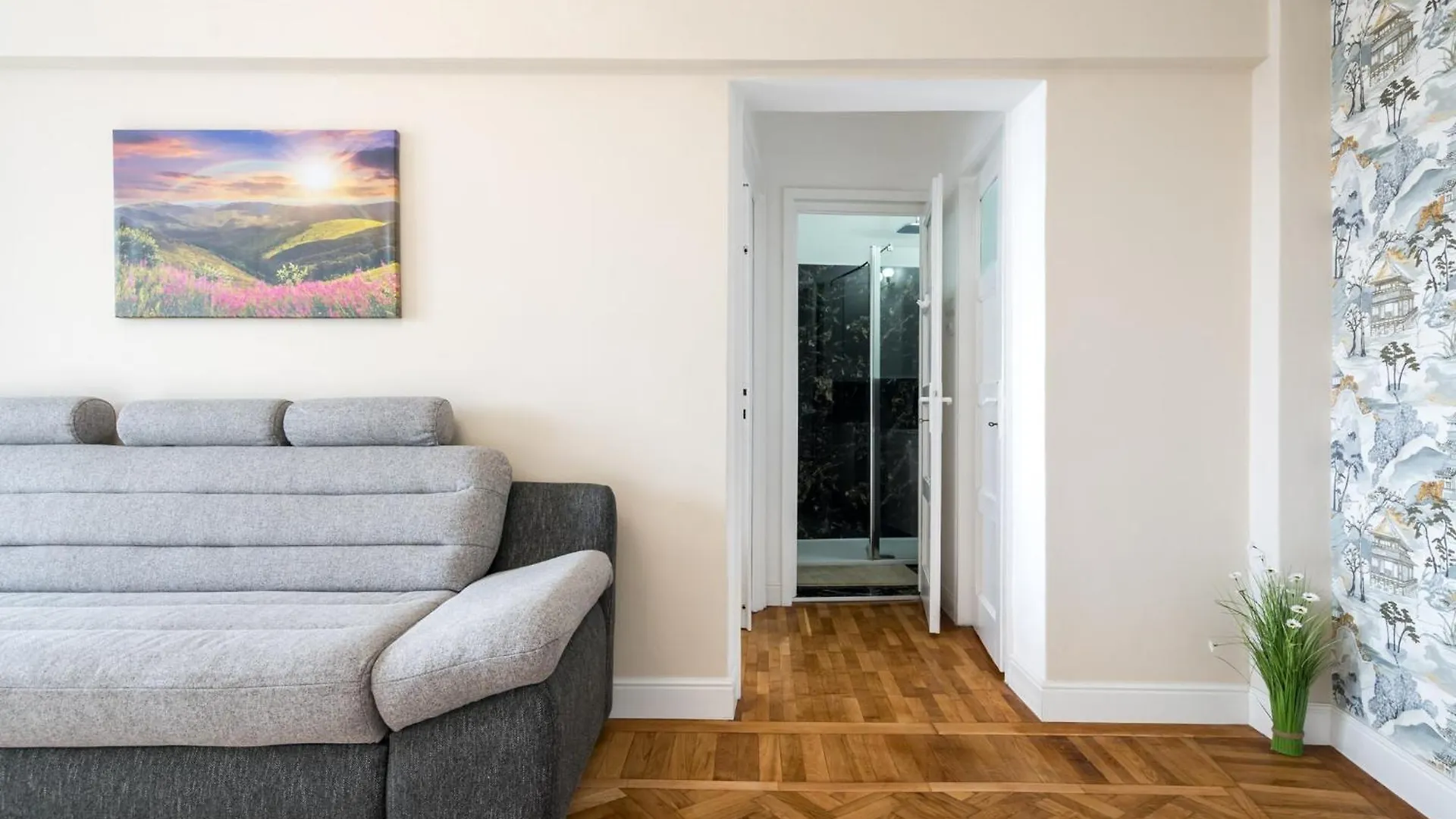 City View Apartment With Private Balcony Bucharest