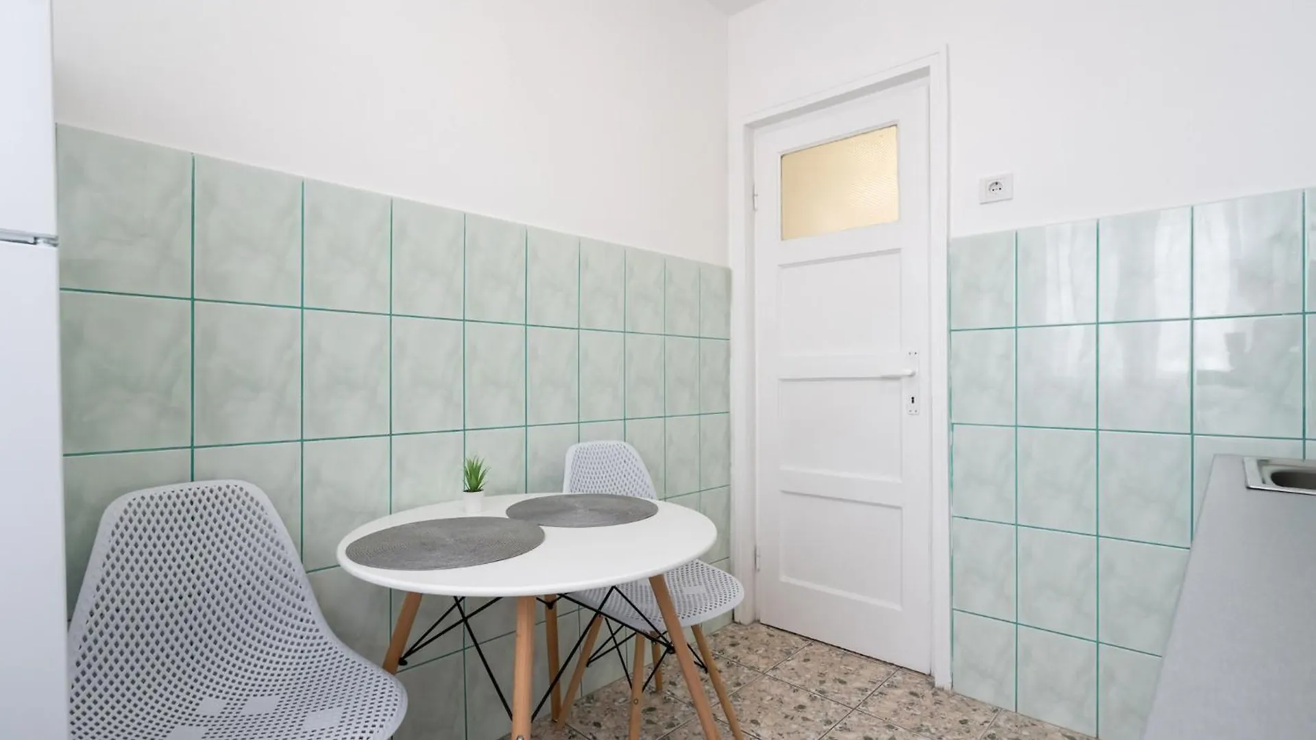 City View Apartment With Private Balcony Bucharest Romania