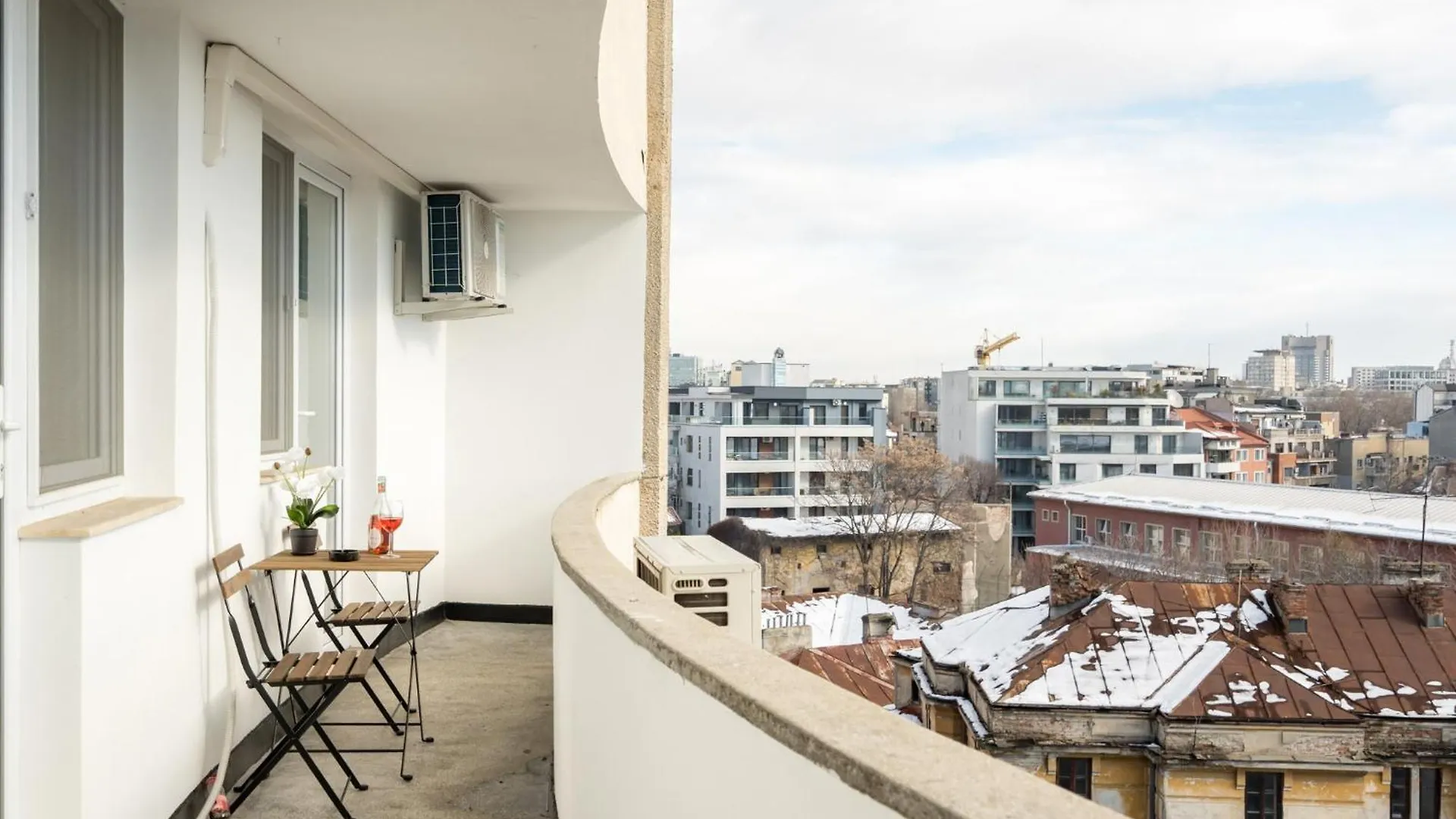 City View Apartment With Private Balcony Bucharest Romania
